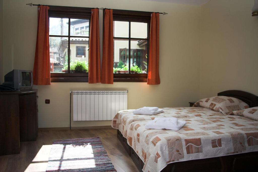Hotel Old Times Asenovgrad Room photo